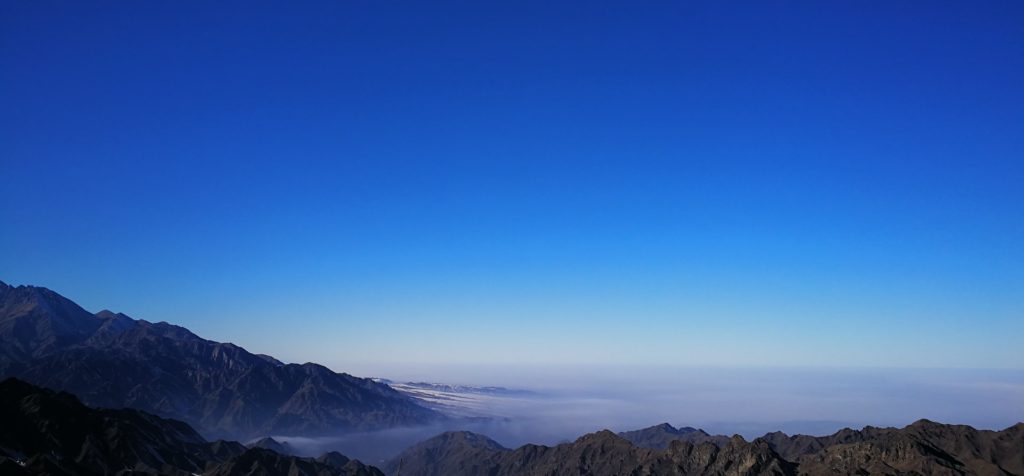 día internacional del aire limpio por el cielo azul